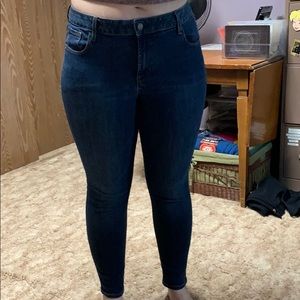 Old Navy Rockstar Mid-Rise Medium-Wash Skinny Jean